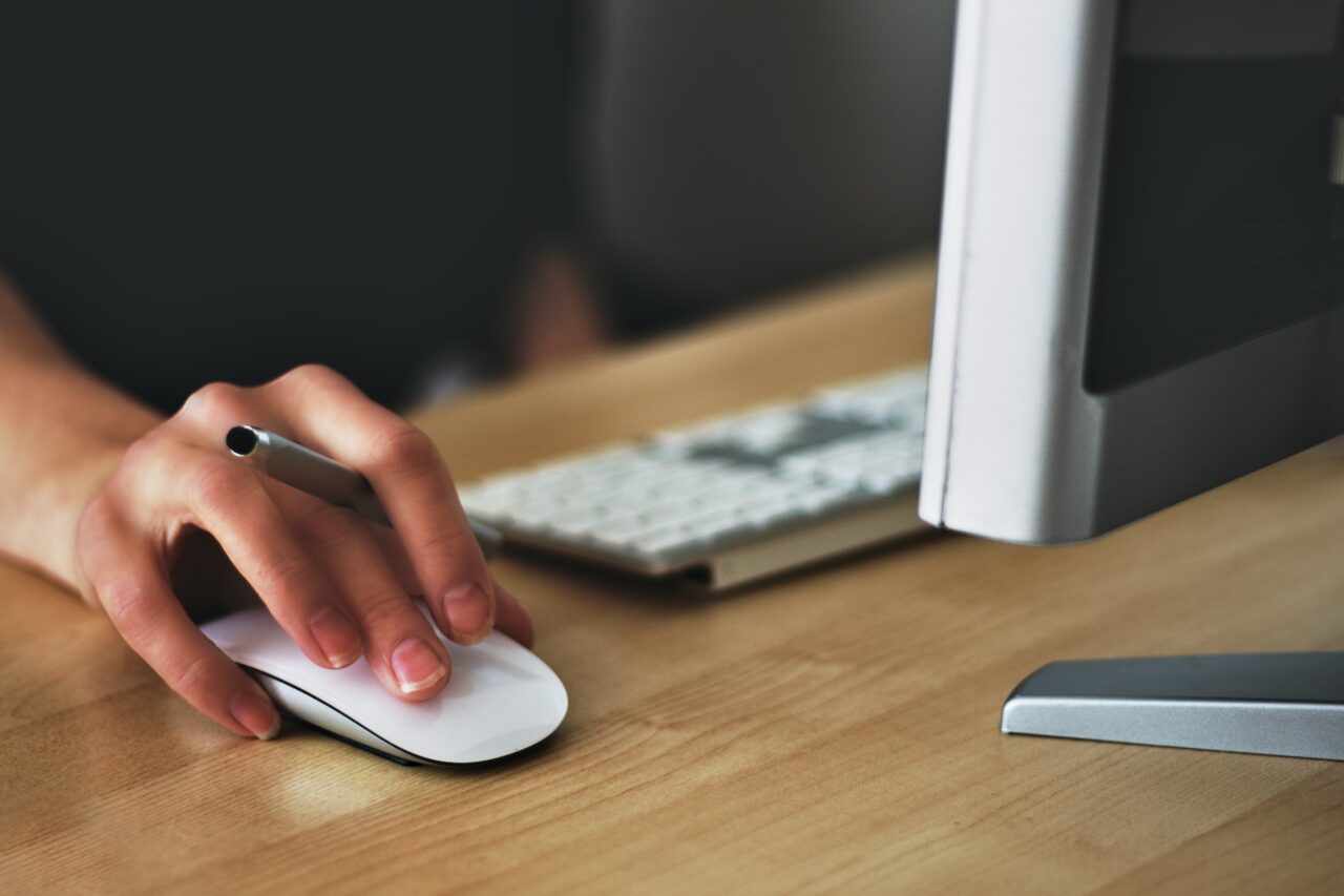 invitaţie la cursul de programare front end de la wantsome